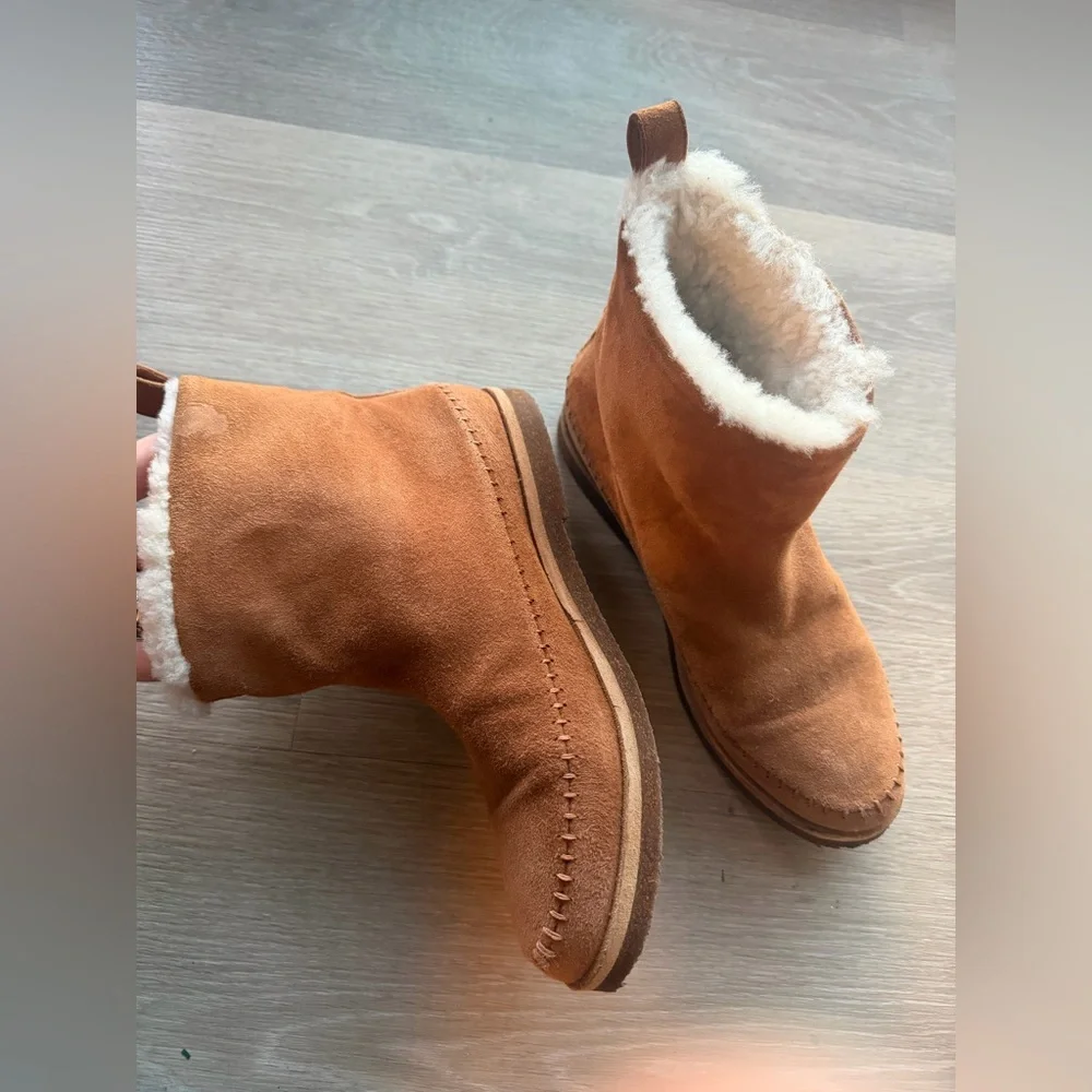 Jenni Kayne Suede Moc Shearling Lined Slip On Ankle Snow Boots Tan Size 36